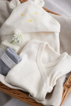 Baby Swaddle><noscript><img width=