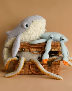 Small Grandpa Whale><noscript><img width=