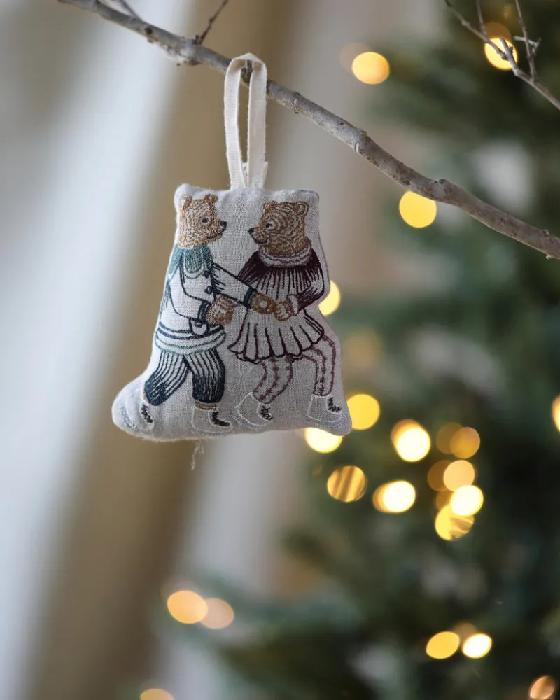 Ice Skater Bears Ornament>Coral & Tusk Sale