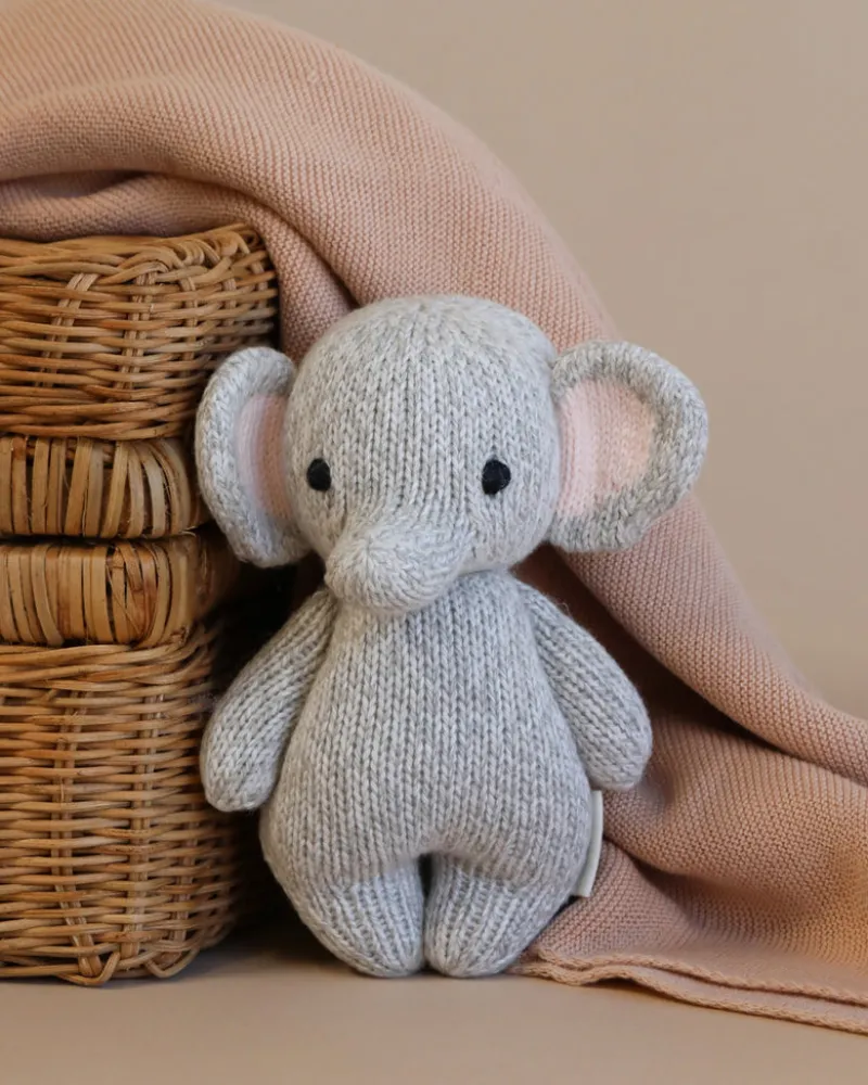 Baby Elephant>Cuddle + Kind Best