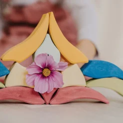 Grimm's Lara Circle Flower Building Set><noscript><img width=