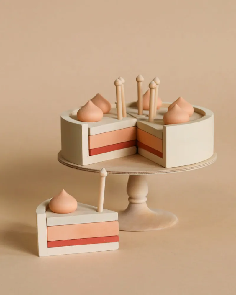 Handmade Strawberry Layer Cake On A Stand>SABO concept Fashion