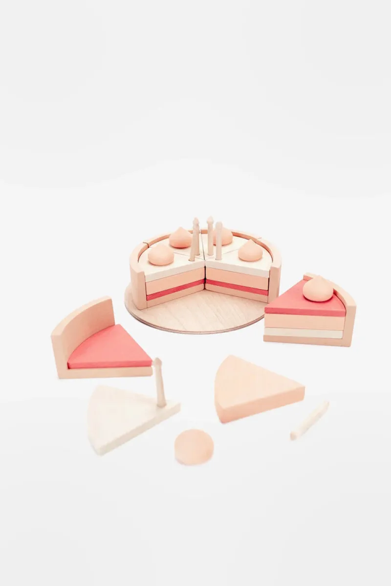 Handmade Strawberry Layer Cake On A Stand>SABO concept Fashion