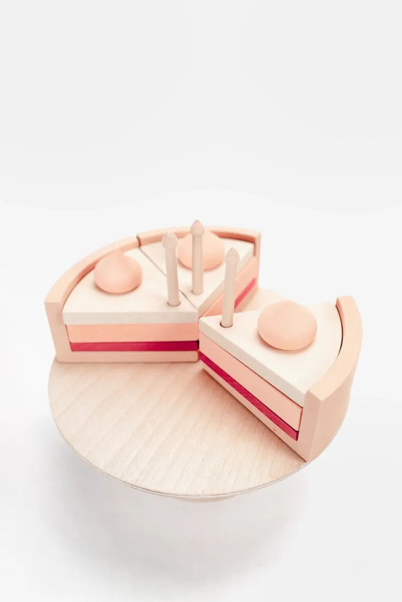 Handmade Strawberry Layer Cake On A Stand>SABO concept Fashion