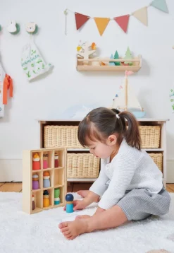 Happy Folk Hotel><noscript><img width=