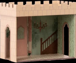 Castle Hall><noscript><img width=