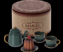 Christmas Tea Party><noscript><img width=