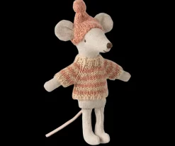 Knitted sweater and Hat for Big Sister Mouse><noscript><img width=