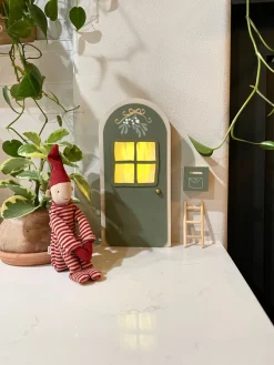 Long Legged Pixy><noscript><img width=