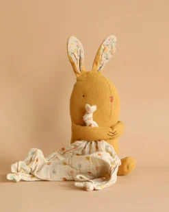 Lullaby Friends - Bunny - Dusty Yellow (Plays Music)>Maileg Outlet