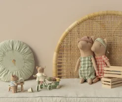 Pig - Boy><noscript><img width=