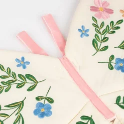 Butterfly Wings><noscript><img width=