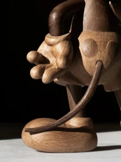 Mickey Mouse, Oak><noscript><img width=