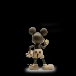 Mickey Mouse, Oak><noscript><img width=