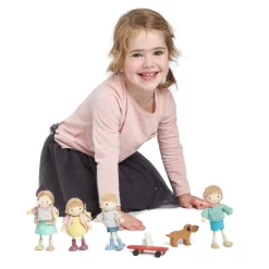 Mrs. Goodwood and her Baby><noscript><img width=