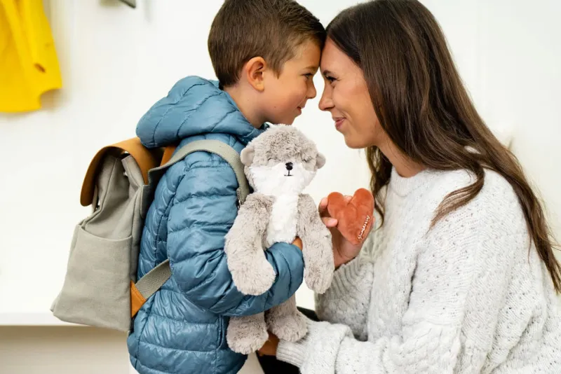 Otter Kin + Lesson Book - Family Bonding>Slumberkins Hot